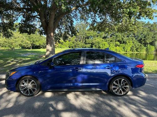 Blue Crush Metallic 2022 Toyota Corolla SE
