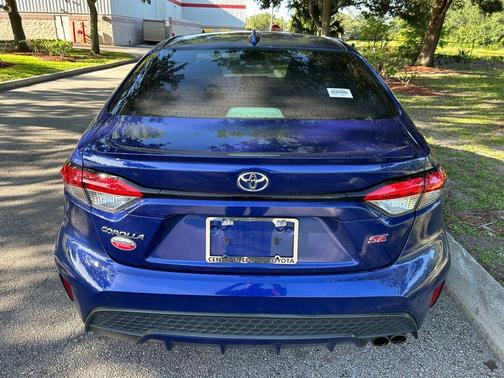 Blue Crush Metallic 2022 Toyota Corolla SE