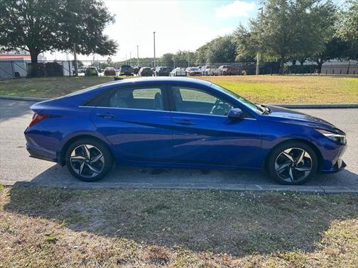 2023 Hyundai ELANTRA Limited