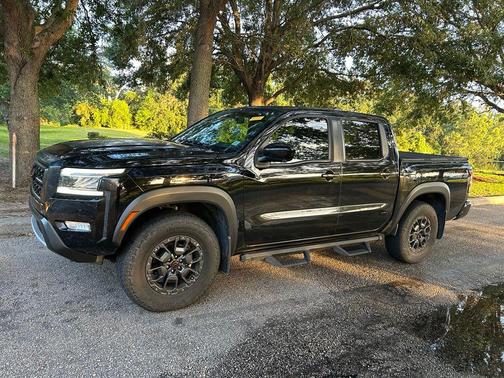 Super Black 2024 Nissan Frontier PRO-4X