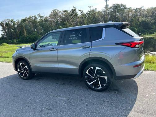2023 Mitsubishi Outlander SE Black Edition S-AWC