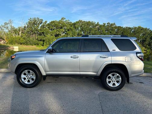 Classic Silver Metallic 2024 Toyota 4Runner SR5 Premium