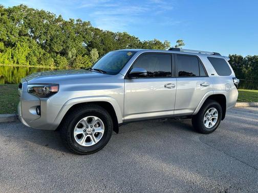 Classic Silver Metallic 2024 Toyota 4Runner SR5 Premium