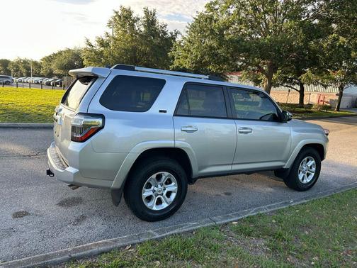 Classic Silver Metallic 2024 Toyota 4Runner SR5 Premium