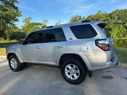 Classic Silver Metallic 2024 Toyota 4Runner SR5 Premium
