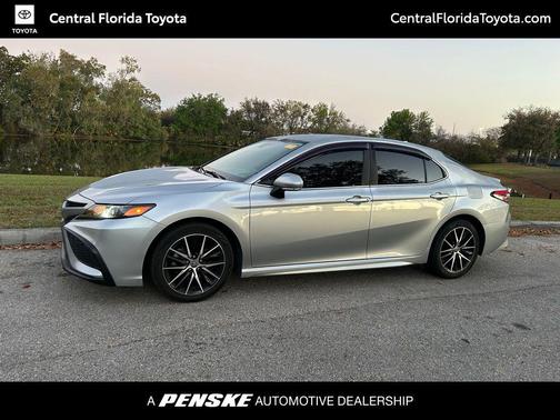 2022 Toyota Camry SE