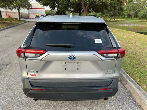 2021 Toyota RAV4 Hybrid XLE