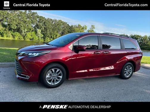 2022 Toyota Sienna XLE 7 Passenger