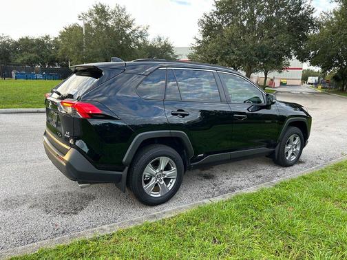 2025 Toyota RAV4 Hybrid LE