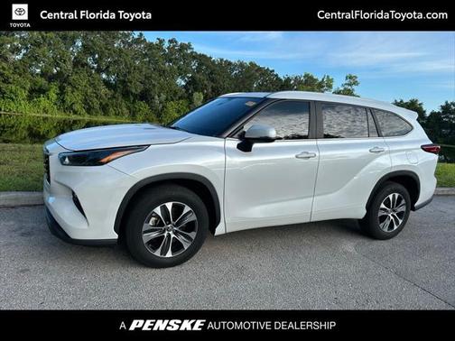 2023 Toyota Highlander XLE