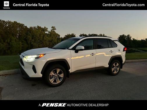 2022 Toyota RAV4 XLE