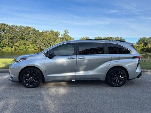 2024 Toyota Sienna XSE 7 Passenger