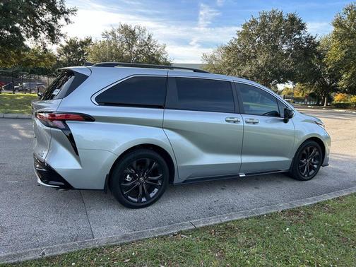 2024 Toyota Sienna XSE 7 Passenger
