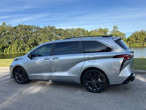 2024 Toyota Sienna XSE 7 Passenger