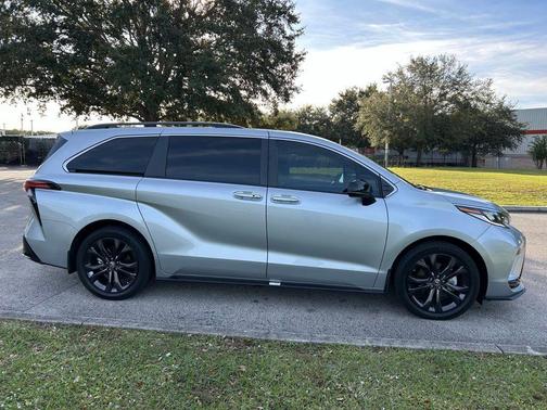 2024 Toyota Sienna XSE 7 Passenger