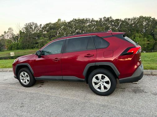 2020 Toyota RAV4 LE