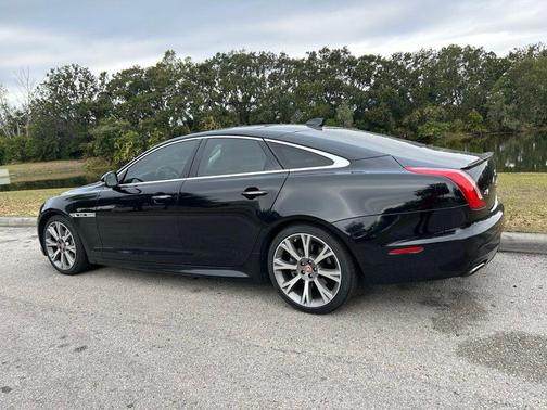 2019 Jaguar XJ R-Sport