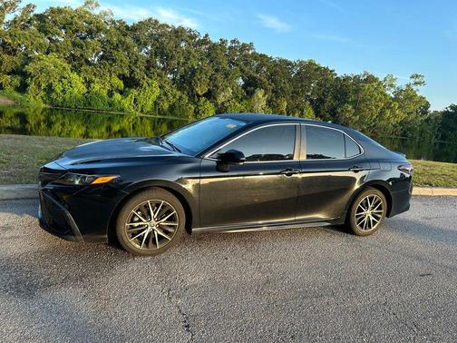 Midnight Black Metallic 2023 Toyota Camry SE