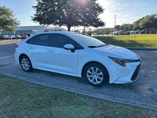 Ice Cap 2024 Toyota Corolla LE