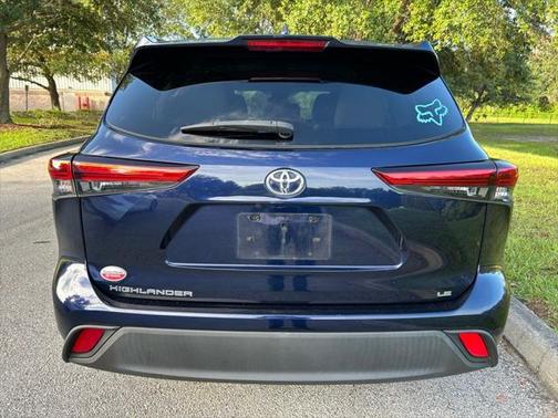2021 Toyota Highlander LE