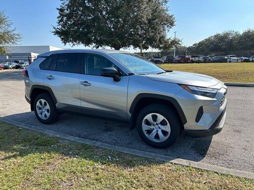 2024 Toyota RAV4 LE