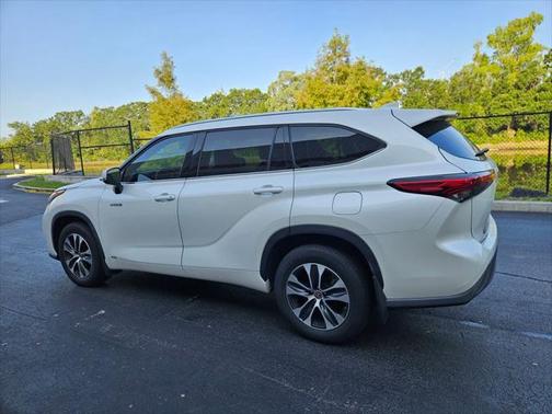 2020 Toyota Highlander Hybrid XLE