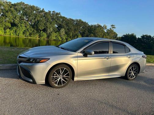 Celestial Silver Metallic 2023 Toyota Camry SE