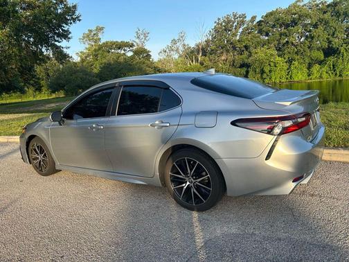 Celestial Silver Metallic 2023 Toyota Camry SE