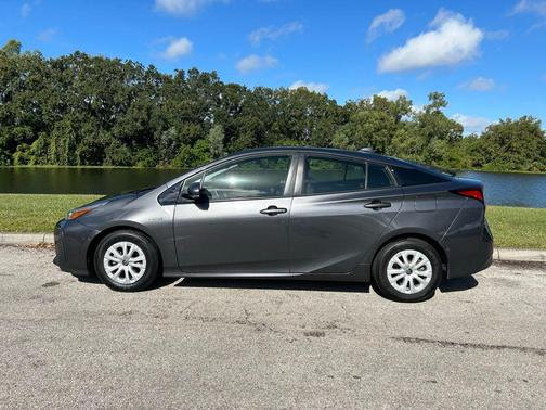 2020 Toyota Prius LE