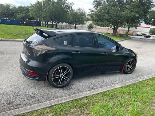 TUXEDO BLACK 2015 Ford Focus ST