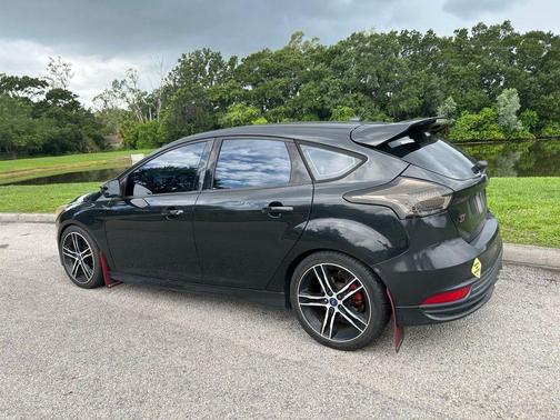 TUXEDO BLACK 2015 Ford Focus ST