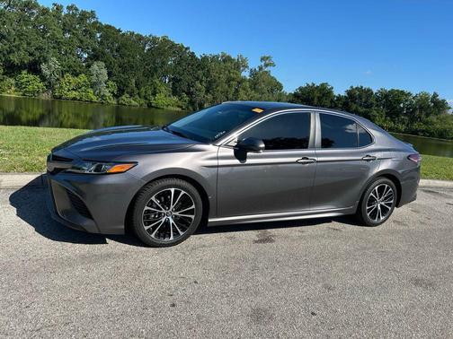 Predawn Gray Mica 2018 Toyota Camry SE