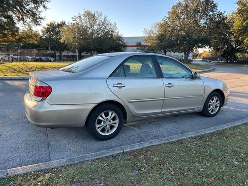 2005 Toyota Camry LE V6