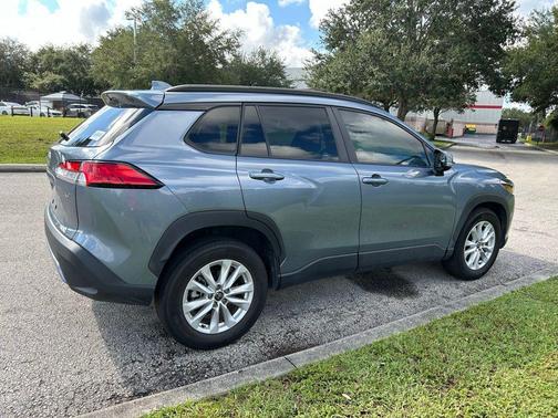 2022 Toyota Corolla Cross LE