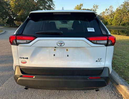 2025 Toyota RAV4 Hybrid SE