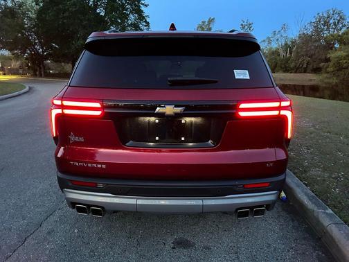 2024 Chevrolet Traverse LT