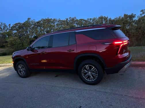 2024 Chevrolet Traverse LT