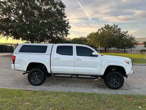 Ice Cap 2023 Toyota Tacoma SR