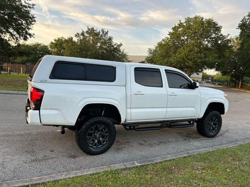 Ice Cap 2023 Toyota Tacoma SR