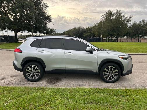 2023 Toyota Corolla Cross XLE