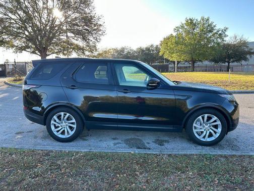 2018 Land Rover Discovery SE