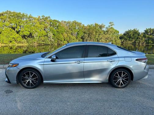 Celestial Silver Metallic 2024 Toyota Camry SE