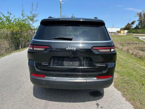Diamond Black Crystal Pearlcoat 2023 Jeep Grand Cherokee L Laredo