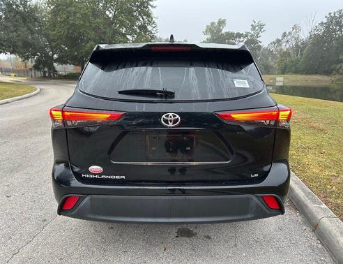 2023 Toyota Highlander LE
