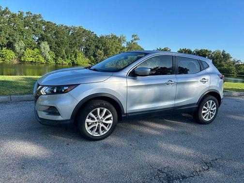 Brilliant Silver Metallic 2021 Nissan Rogue Sport S