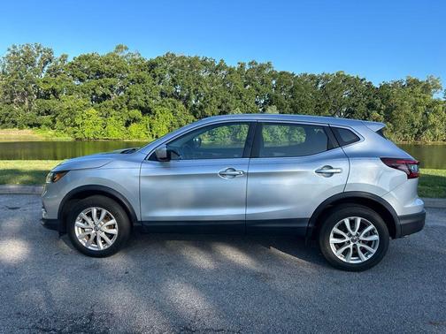 Brilliant Silver Metallic 2021 Nissan Rogue Sport S