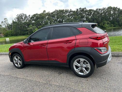 2022 Hyundai KONA SEL