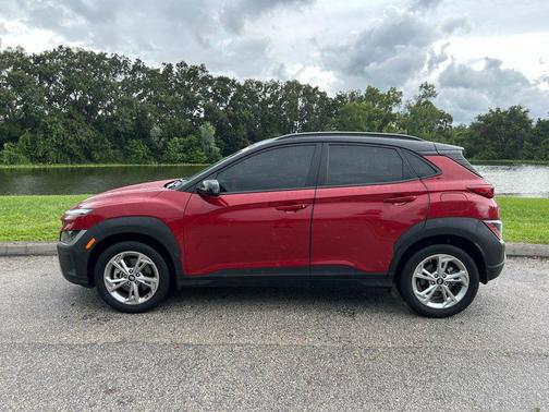 2022 Hyundai KONA SEL