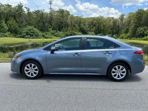 2022 Toyota Corolla LE