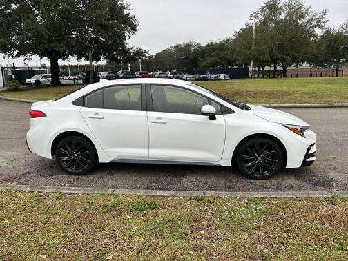 2024 Toyota Corolla Hybrid SE